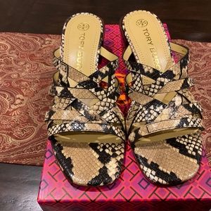 Tory Burch Basket-Weave Block Heel in Pale Desert Roccia - Size 8, BNIB,MSRP$328